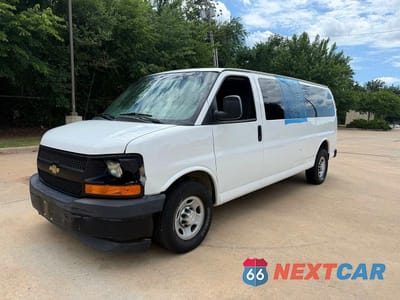 Drugie zdjęcie samochodu z przodu: 2017 CHEVROLET EXPRESS G3500 LS VIN:1GAZGNFF6H1310163 - miniatura