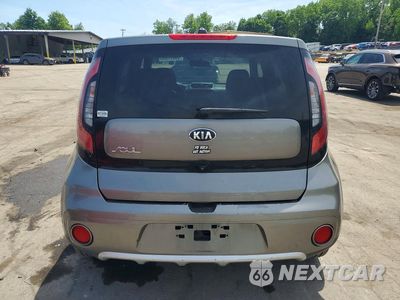 Zdjęcie 6 z 13 samochodu: 2017 KIA SOUL + VIN:KNDJP3A53H7431754 - miniatura