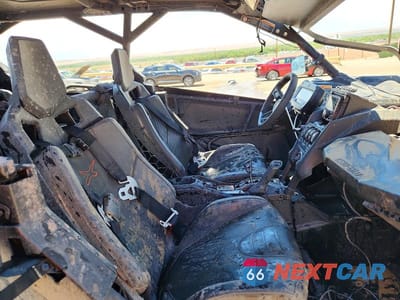 Piąte zdjęcie samochodu w środku: 2025 CAN-AM MAVERICK X3 MAX X RS TURBO RR VIN:3JBVNAV45SE000579 - miniatura