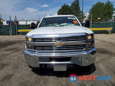 Piąte zdjęcie samochodu w środku: 2017 CHEVROLET SILVERADO K2500 HEAVY DUTY VIN:1GC1KUEG0HF162781 - miniatura