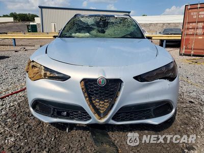 Piąte zdjęcie samochodu w środku: 2024 ALFA ROMEO STELVIO TI VIN:ZASPAKBN8R7D75176 - miniatura