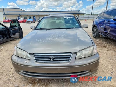 Piąte zdjęcie samochodu w środku: 2001 TOYOTA CAMRY LE VIN:4T1BG22K01U058789 - miniatura