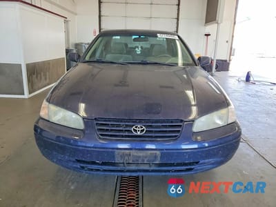 Piąte zdjęcie samochodu w środku: 1999 TOYOTA CAMRY LE V6 VIN:4T1BF22K2XU082314 - miniatura
