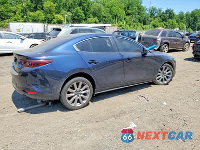 Trzecie zdjęcie samochodu z tyłu: 2023 MAZDA 3 SELECT VIN:3MZBPABM7PM380307 - miniatura