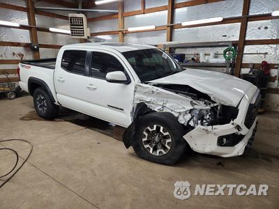 Czwarte zdjęcie samochodu z boku: 2019 TOYOTA TACOMA TRD OFF-ROAD VIN:3TMCZ5AN2KM208598 - miniatura