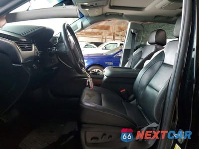 Zdjęcie 7 z 12 samochodu: 2019 CHEVROLET SUBURBAN C1500 LT VIN:1GNSCHKC2KR318763 - miniatura