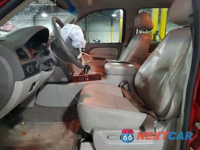 Zdjęcie 7 z 13 samochodu: 2012 CHEVROLET SUBURBAN K1500 LTZ VIN:1GNSKKE75CR317445 - miniatura