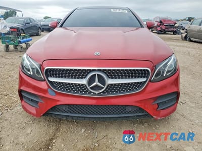 Piąte zdjęcie samochodu w środku: 2019 MERCEDES-BENZ E 450 VIN:WDD1J6HB2KF083253 - miniatura