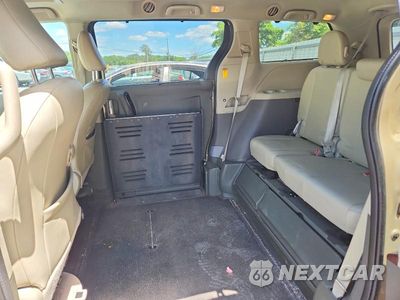 Zdjęcie 11 z 13 samochodu: 2014 TOYOTA SIENNA XLE 8-PASSENGER VIN:5TDYK3DC7ES430826 - miniatura