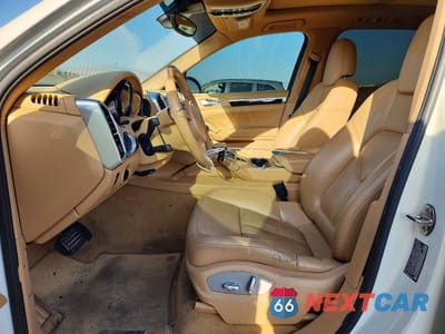 Zdjęcie 7 z 13 samochodu: 2011 PORSCHE CAYENNE VIN:WP1AA2A20BLA04353 - miniatura