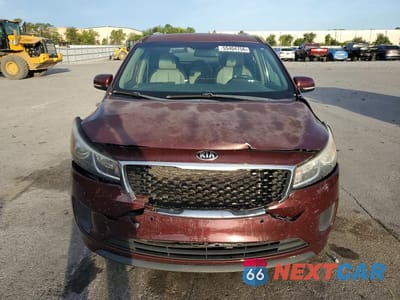 Piąte zdjęcie samochodu w środku: 2017 KIA SEDONA LX VIN:KNDMB5C14H6320489 - miniatura
