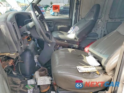 Zdjęcie 7 z 13 samochodu: 2002 CHEVROLET EXPRESS G2500 VIN:1GCFG25M521112187 - miniatura