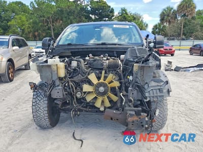 Piąte zdjęcie samochodu w środku: 2019 NISSAN TITAN PRO-4X VIN:1N6AA1E58KN530084 - miniatura