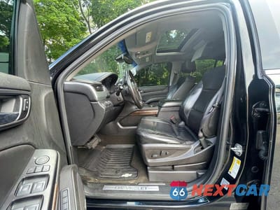 Zdjęcie 12 z 14 samochodu: 2017 CHEVROLET SUBURBAN K1500 LT VIN:1GNSKHKC4HR251367 - miniatura