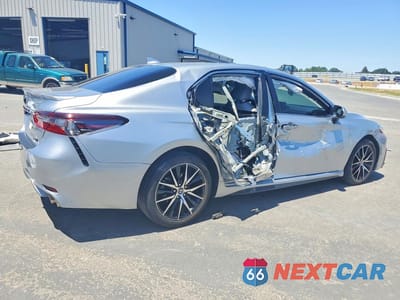 Trzecie zdjęcie samochodu z tyłu: 2023 TOYOTA CAMRY SE VIN:4T1S11AK5PU750746 - miniatura