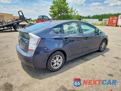 Trzecie zdjęcie samochodu z tyłu: 2011 TOYOTA PRIUS TWO VIN:JTDKN3DU1B0269717 - miniatura