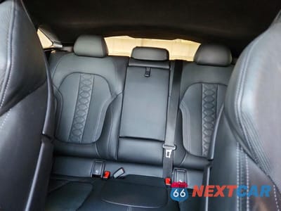 Zdjęcie 10 z 13 samochodu: 2022 BMW X6 M VIN:5YMCY0C09N9L41859 - miniatura