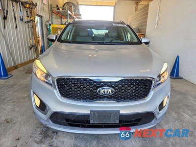 Piąte zdjęcie samochodu w środku: 2016 KIA SORENTO EX VIN:5XYPHDA58GG071380 - miniatura