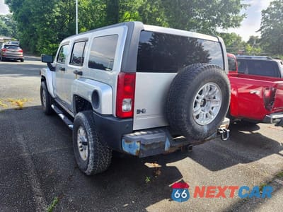 Trzecie zdjęcie samochodu z tyłu: 2010 HUMMER H3 VIN:5GTMNGEE2A8117820 - miniatura