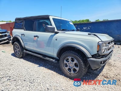 Czwarte zdjęcie samochodu z boku: 2023 FORD BRONCO BASE VIN:1FMDE5BH2PLA97936 - miniatura