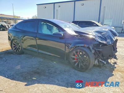 Czwarte zdjęcie samochodu z boku: 2023 TESLA MODEL X VIN:7SAXCBE65PF423492 - miniatura