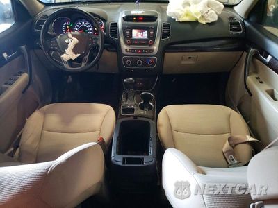 Zdjęcie 8 z 13 samochodu: 2014 KIA SORENTO LX VIN:5XYKTCA68EG515110 - miniatura