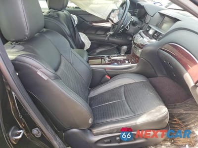 Zdjęcie 7 z 12 samochodu: 2019 INFINITI Q70 3.7 LUXE VIN:JN1BY1AP2KM505698 - miniatura