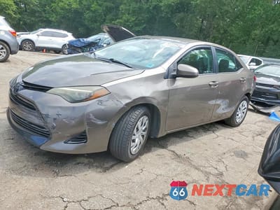 2018 TOYOTA COROLLA LE 5YFBURHE0JP781093 - główne zdjęcie licytacji z USA - miniatura