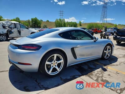 Trzecie zdjęcie samochodu z tyłu: 2018 PORSCHE CAYMAN VIN:WP0AA2A85JK261146 - miniatura