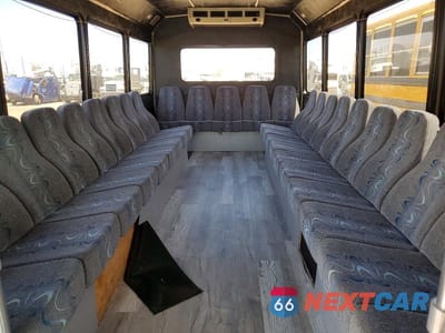 Zdjęcie 6 z 10 samochodu: 2009 FORD E450 SHUTTLE BUS VIN:1FDFE45P89DA90086 - miniatura