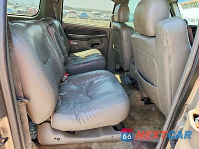 Zdjęcie 11 z 13 samochodu: 2003 GMC YUKON XL C1500 VIN:3GKEC16T53G250438 - miniatura