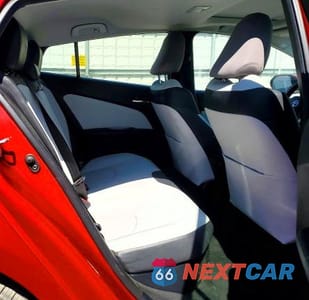 Zdjęcie 10 z 12 samochodu: 2016 TOYOTA PRIUS FOUR VIN:JTDKARFU2G3518513 - miniatura