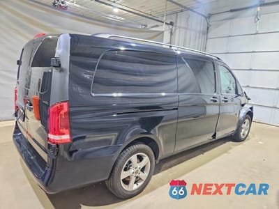 Trzecie zdjęcie samochodu z tyłu: 2022 MERCEDES-BENZ METRIS VIN:W1YV0CEY7N4163102 - miniatura