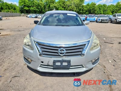 Piąte zdjęcie samochodu w środku: 2014 NISSAN ALTIMA 2.5 S VIN:1N4AL3AP4EN368545 - miniatura