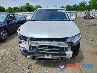 Piąte zdjęcie samochodu w środku: 2017 MITSUBISHI OUTLANDER SE VIN:JA4AZ3A39HZ023475 - miniatura