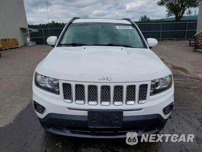 Piąte zdjęcie samochodu w środku: 2016 JEEP COMPASS LATITUDE VIN:1C4NJDEB5GD573628 - miniatura