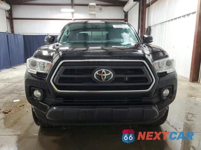 Piąte zdjęcie samochodu w środku: 2023 TOYOTA TACOMA SR5 V6 VIN:3TMCZ5AN2PM595936 - miniatura