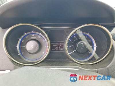 Zdjęcie 9 z 13 samochodu: 2012 HYUNDAI SONATA LIMITED VIN:5NPEC4AC4CH351014 - miniatura