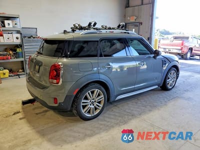 Trzecie zdjęcie samochodu z tyłu: 2017 MINI COOPER COUNTRYMAN ALL4 VIN:WMZYV5C30H3E01973 - miniatura