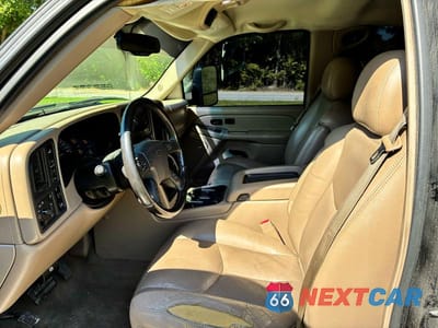 Zdjęcie 9 z 13 samochodu: 2007 CHEVROLET SILVERADO K3500 VIN:1GCJK33DX7F131930 - miniatura