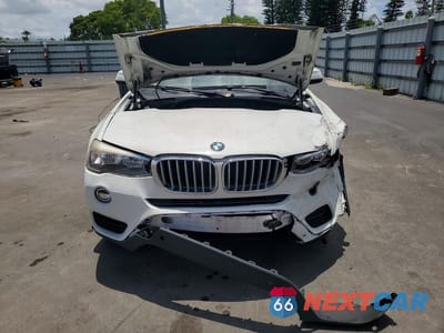 Piąte zdjęcie samochodu w środku: 2017 BMW X3 SDRIVE28I VIN:5UXWZ7C50H0V85883 - miniatura