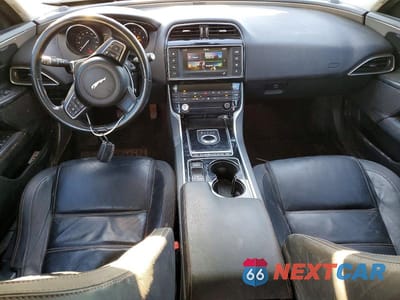 Zdjęcie 8 z 12 samochodu: 2017 JAGUAR XE PRESTIGE VIN:SAJAE4BG0HA961972 - miniatura