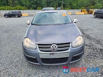 Piąte zdjęcie samochodu w środku: 2010 VOLKSWAGEN JETTA SE VIN:3VWRZ7AJ4AM159001 - miniatura