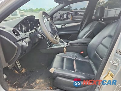 Zdjęcie 7 z 12 samochodu: 2012 MERCEDES-BENZ C 250 VIN:WDDGF4HB9CA679930 - miniatura
