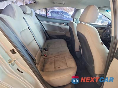 Zdjęcie 10 z 12 samochodu: 2018 HYUNDAI ELANTRA SE VIN:5NPD74LF3JH219155 - miniatura