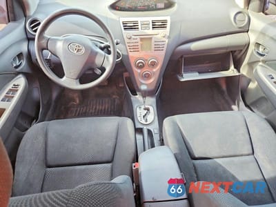 Zdjęcie 8 z 12 samochodu: 2010 TOYOTA YARIS BASE VIN:JTDBT4K34A1389543 - miniatura