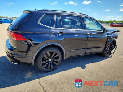 Trzecie zdjęcie samochodu z tyłu: 2021 VOLKSWAGEN TIGUAN SE VIN:3VV2B7AX1MM114407 - miniatura