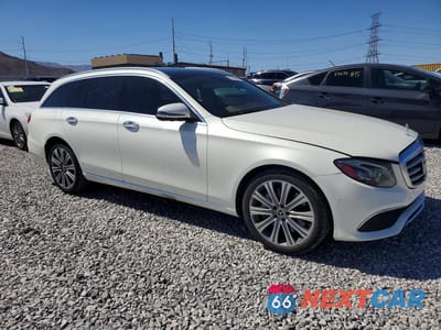 Czwarte zdjęcie samochodu z boku: 2019 MERCEDES-BENZ E 450 4MATIC VIN:WDDZH6JB2KA607975 - miniatura