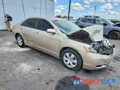 Czwarte zdjęcie samochodu z boku: 2007 TOYOTA CAMRY LE VIN:4T1BE46K57U056704 - miniatura