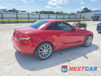 Trzecie zdjęcie samochodu z tyłu: 2005 MERCEDES-BENZ SLK 350 VIN:WDBWK56F65F057108 - miniatura